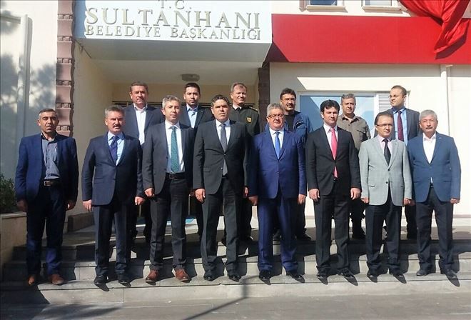 Vali Aykut Pekmez Sultanhanı ilçesini ziyaret etti