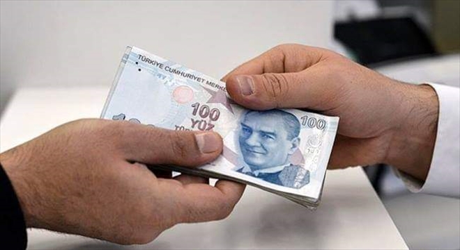 Asgari ücret 2019 yılında brüt 2 bin 558 lira, net 2 bin 20 lira olarak belirlendi.