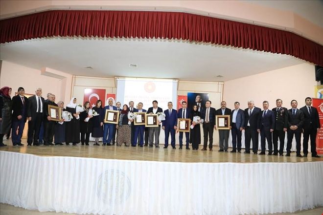 Şehit Aileleri ve 15 Temmuz Gazisine Devlet Övünç Madalyası Verildi