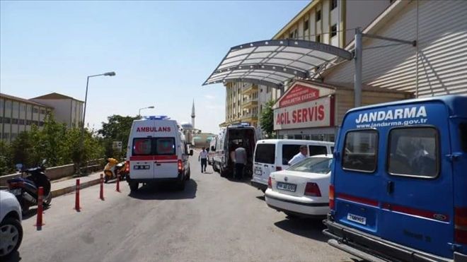 Takla Atan Araçtaki 3 Kişi Yaralandı | aksarayhaber68 | aksaray haberleri