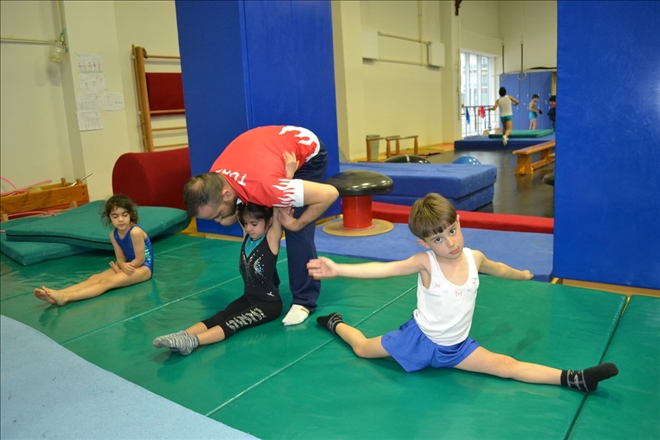 Antrenör çift, geleceğin cimnastikçilerini yetiştiriyor