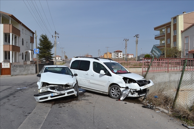 Aksaray´da Trafik Kazası: 3 Yaralı