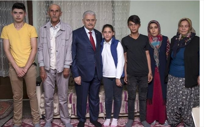 Başbakan Yıldırım ilk iftarı Eskilli aileyle yaptı