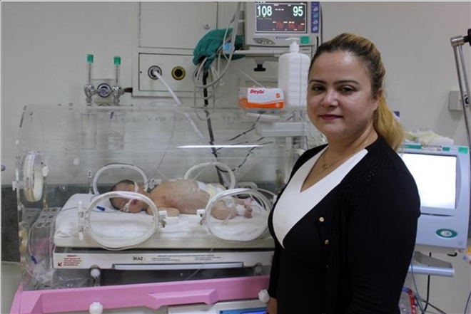 Aksaray´da bir ilk daha gerçekleşti.33 saatlik bebek ameliyat edildi