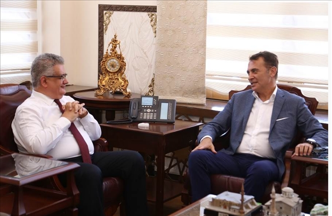 Beşiktaş Spor Kulübü Başkanı Fikret Orman Vali Aykut Pekmezi Ziyaret etti