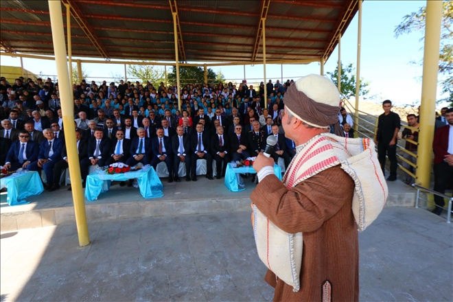  Türk halk şairi ve mutasavvıf Yunus Emre düzenlenen programla anıldı.