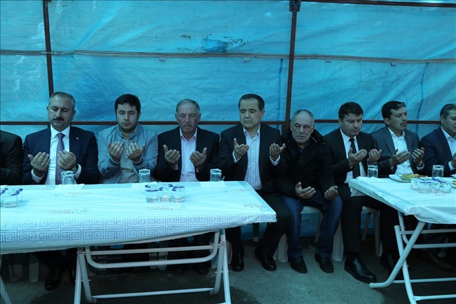 Bakan Gül,menfur saldırıda hayatını kaybeden Avukatın taziye evini ziyaret etti