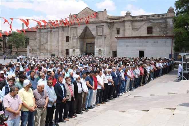 Muhammed Mursi için gıyabi cenaze namazı