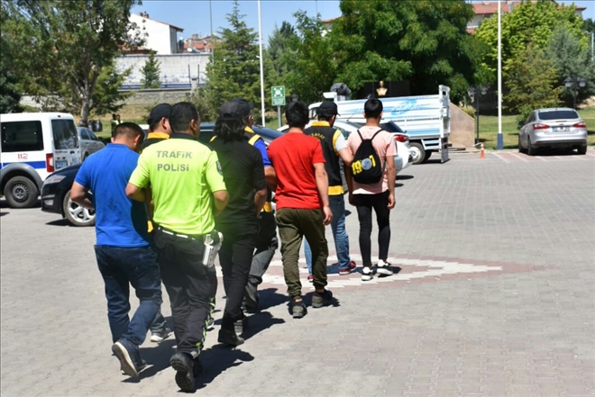 Aksaray´da kamu düzenini bozduğu anlaşılan 157 şahıs sınırdışı edildi
