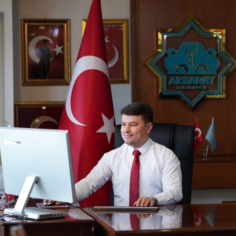 Aksaray Belediye Başkanı Evren Dinçer 1 aylık maaşını bağışladı