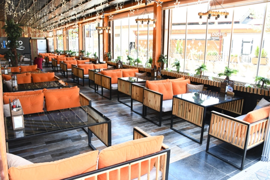 Aksaray’da kafe ve lokantalar güvenlik önlemleriyle faaliyete girdi 