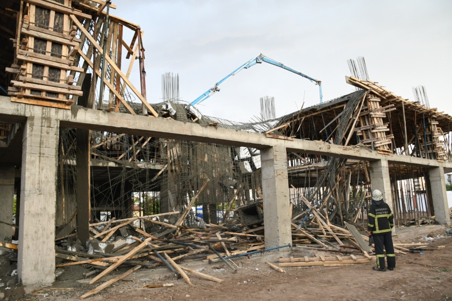 Aksaray’da inşaat çöktü: 2 işçi enkaz altında kaldı