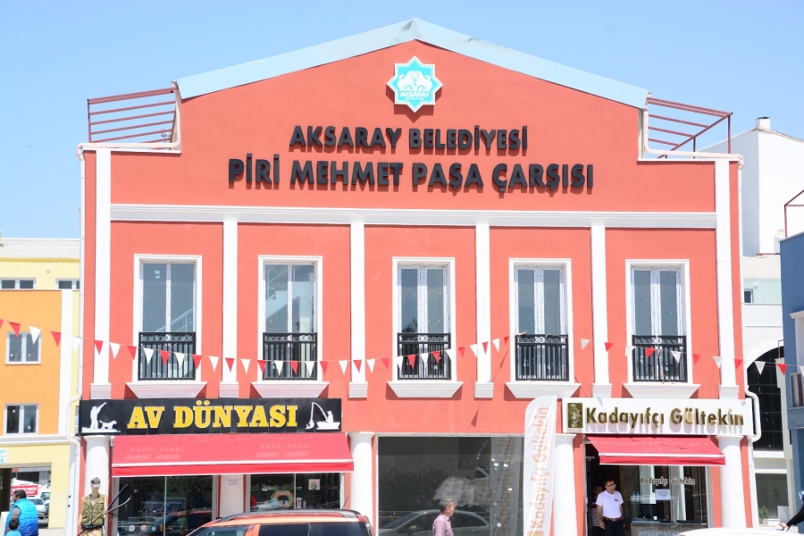 Piri Mehmet Paşa Çarşısı içerisindeki  işyerleri ve ofisler ihale ile satışa çıkartılıyor 