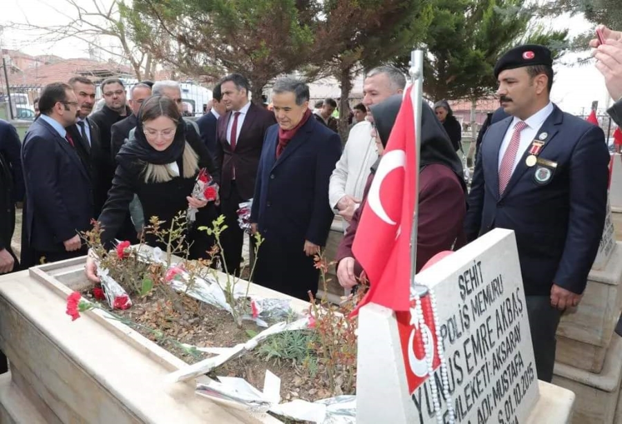 Aksaray’da 18 Mart Şehitleri Anma Günü ve Çanakkale Deniz Zaferi’nin 108. yılı dolayısıyla tören düzenlendi