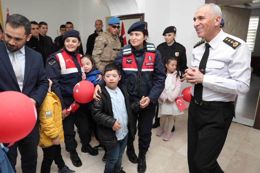 Aksaray İl Jandarma Komutanlığı  özel öğrencileri misafir etti