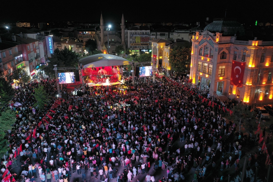 15 Temmuz Demokrasi Zaferi Konserinde Ahmet Şafak sahne alacak