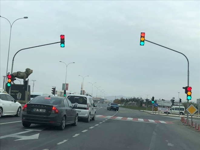 Aksaray´da trafik lambaları sürücüleri şaşırttı