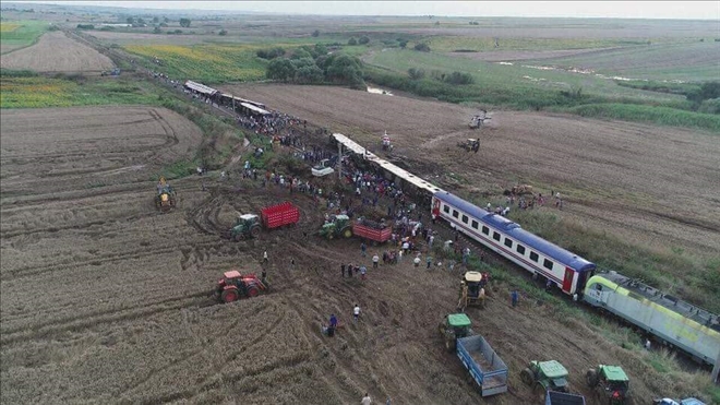 Çorlu´da tren kazasında 24 kişi hayatını kaybetti