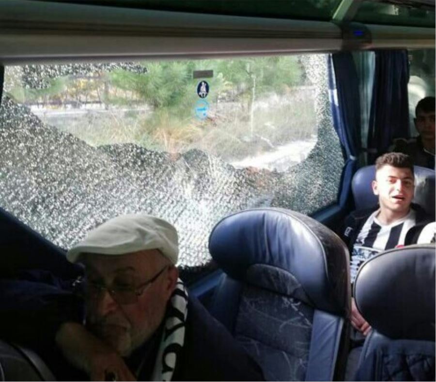Aksaray Belediyespor taraftar otobüsüne taşlı saldırı