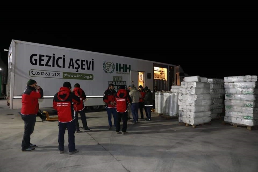 Aksaray İHH ve VERENEL Dernekleri depremzedeler için yardım kampanyası başlattı