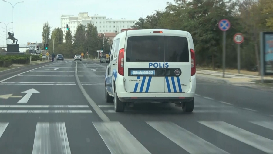 Yanlış otobüse binen öğrenciyi sınava polis yetiştirdi