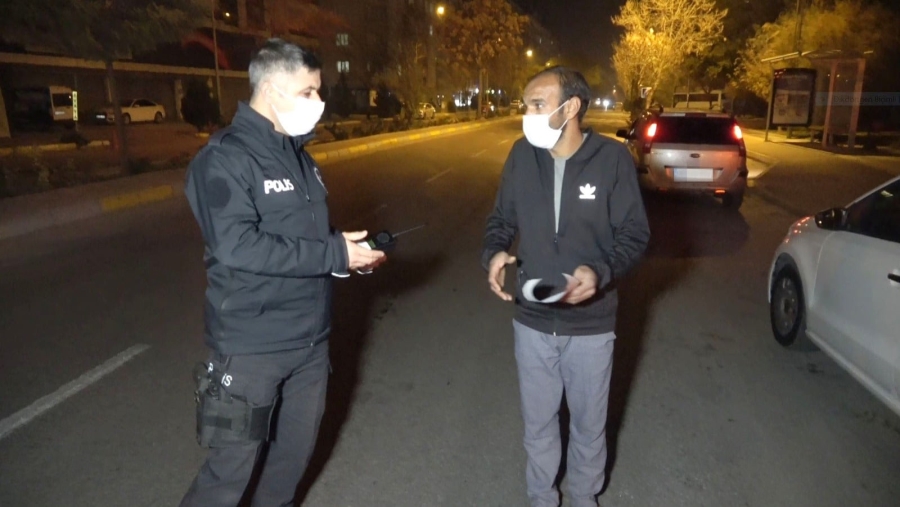 Aksaray polisinden örnek davranış:Hasta vatandaşı evine bıraktılar