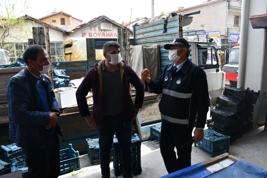 Aksaray’da Pazarcılar Odası ve Zabıta ekipleri semt pazarı denetiminde