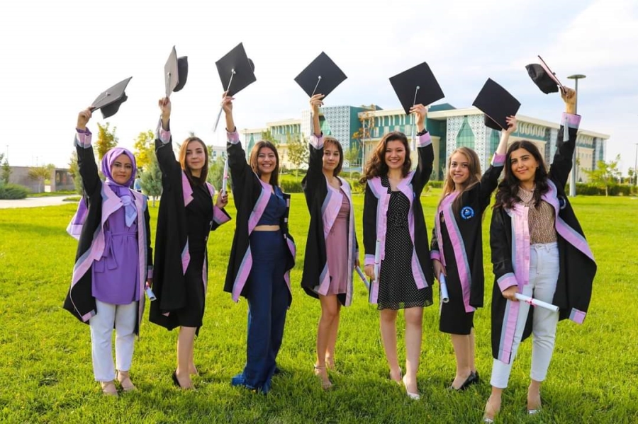 Aksaray Üniversitesi 2020 yılı mezunları için tören düzenlendi