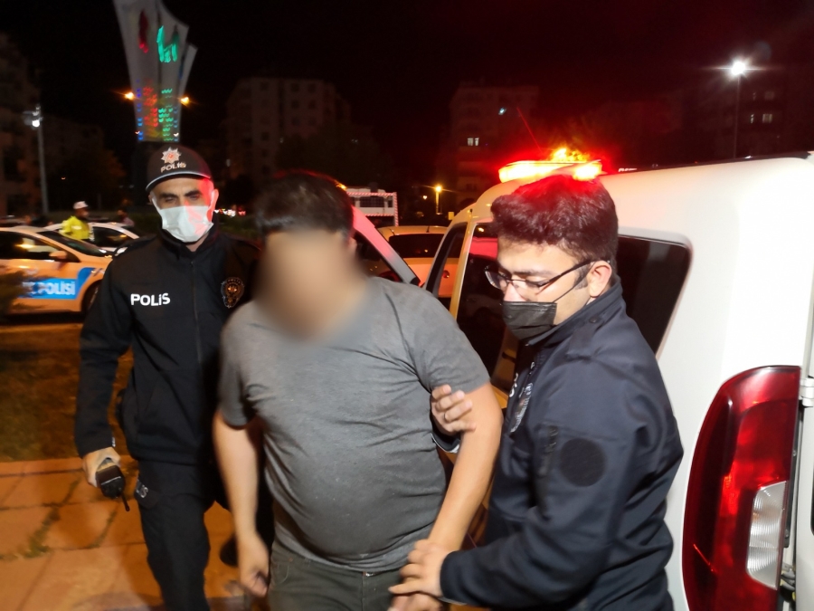 Kısıtlamayı ihlal eden alkollü sürücüye 5 bin 175 lira ceza kesildi,ehliyetine 2 yıl el konuldu