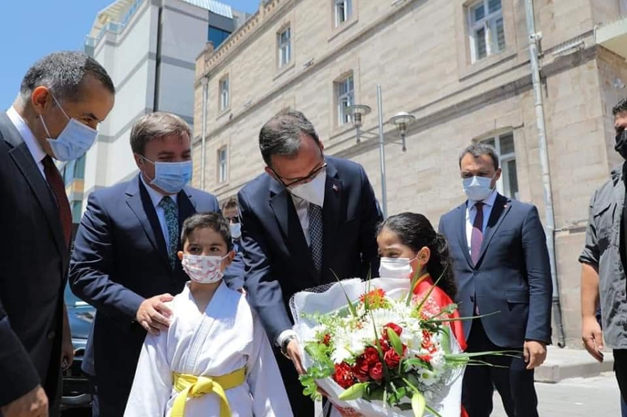 Gençlik ve Spor Bakanı Kasapoğlu, Aksaray’da yapılacak yatırımlarla ilgili protokol imza törenine katıldı