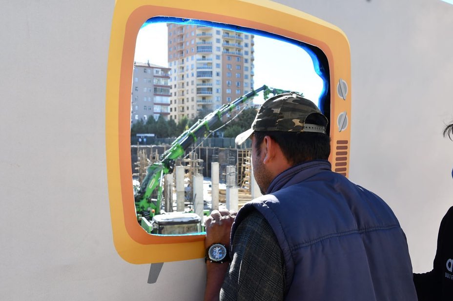 Aksaray Belediyesi  vatandaşlara şantiye izleme alanı kurdu