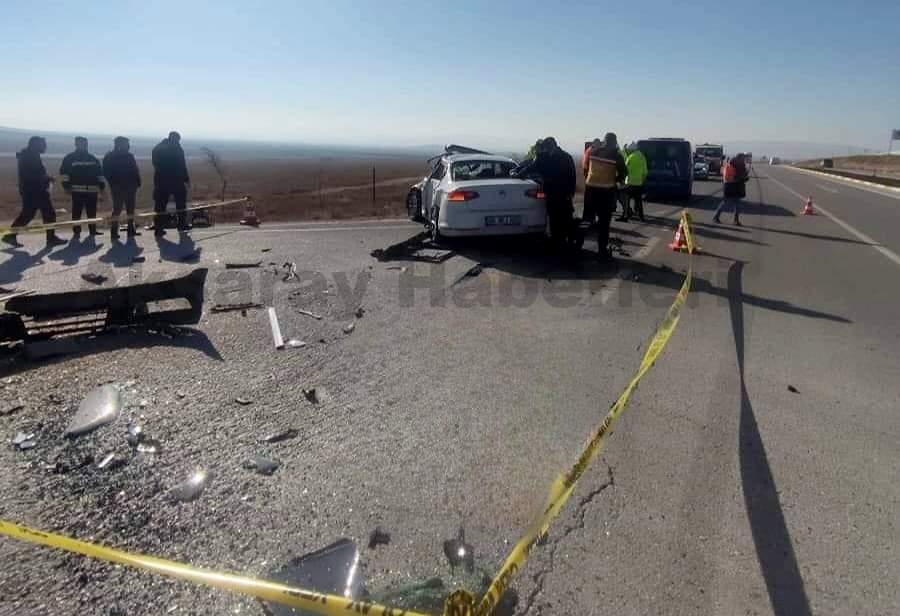 Konya yolunda iki aracın karıştığı kazada 2 kişi öldü