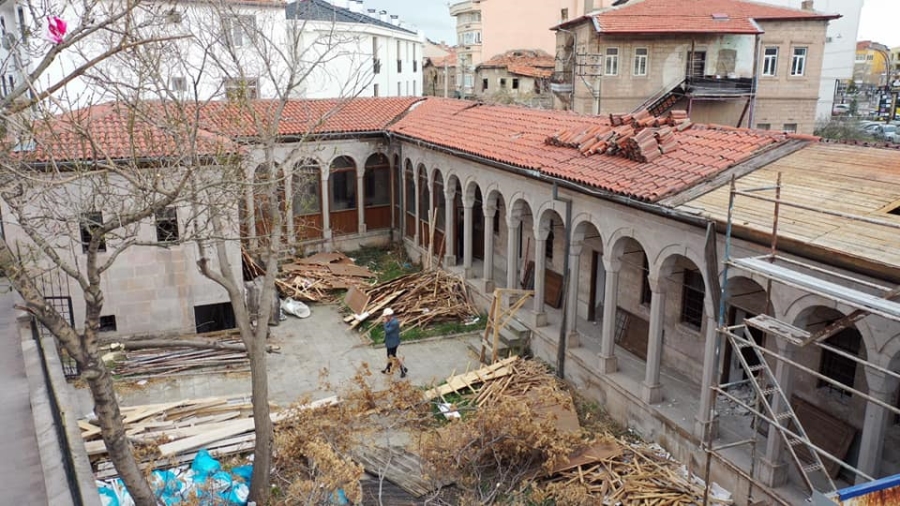 Bedriye Medresesinde restorasyon çalışmaları devam ediyor