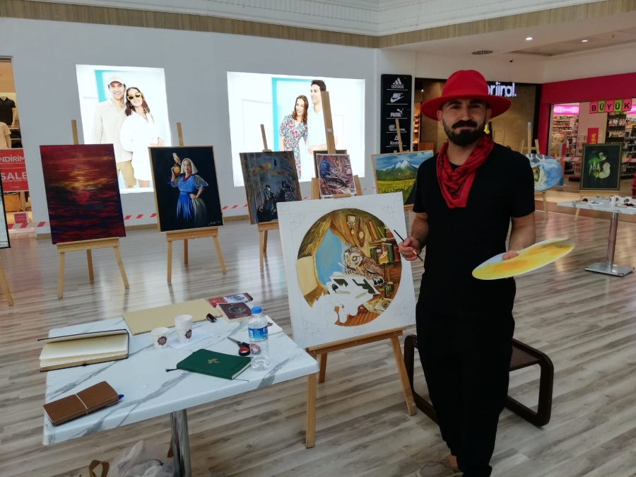Parmaksız Ressam Mustafa Turgut 2. karma sergisini açtı