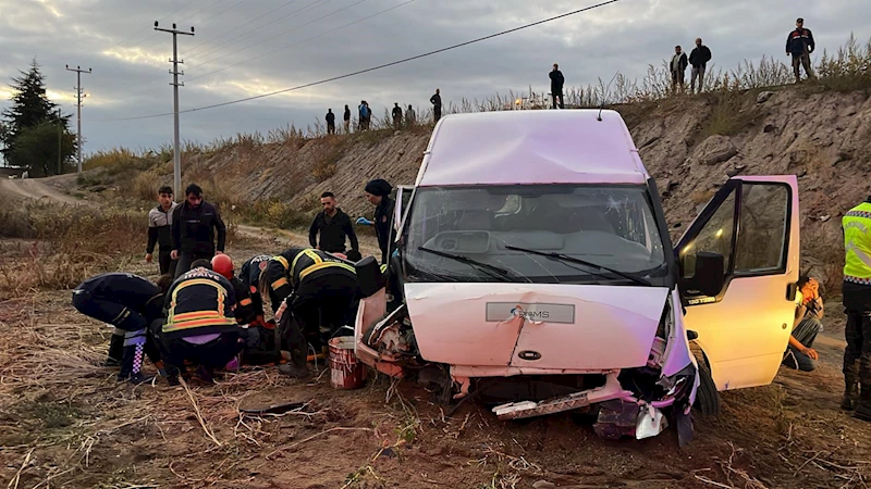 Nevşehir’de işçi servisi devrildi: 5 yaralı