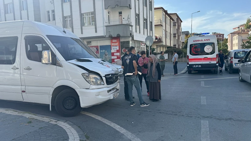 Otomobil ile minibüs çarpıştı: 7