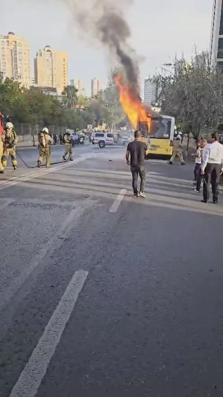 Ataşehir’de İETT otobüsü alev alev yandı