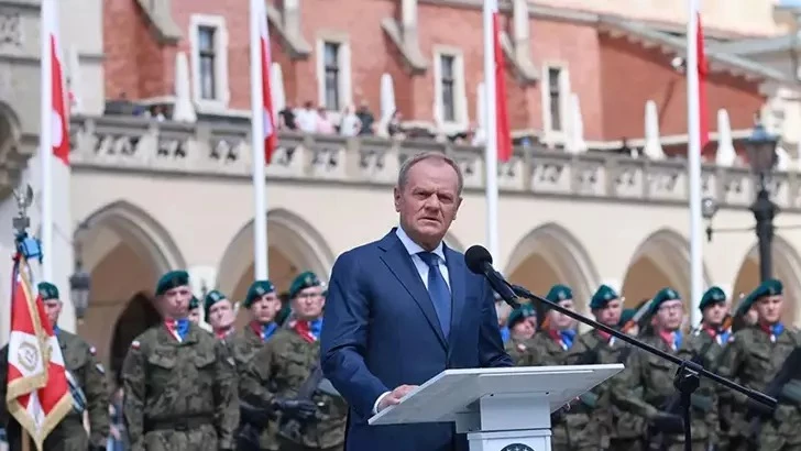 Polonya sığınma hakkını geçici olarak askıya alıyor