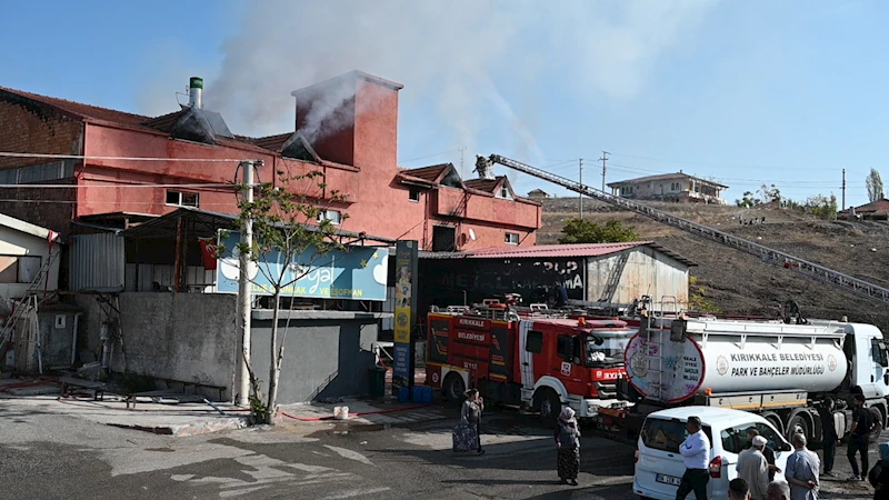 Kontrol altına alınan atölyedeki yangın, yeniden alevlendi