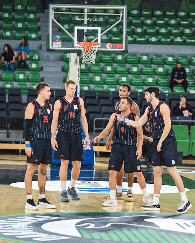 Manisa Basket ligde farklı