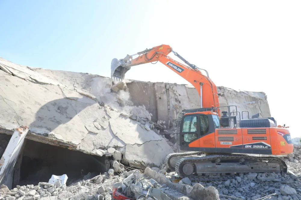 Aksaray Eski Sanayi’de Yıkım Çalışmalarında; Belediye Personelleri Darp Edildi