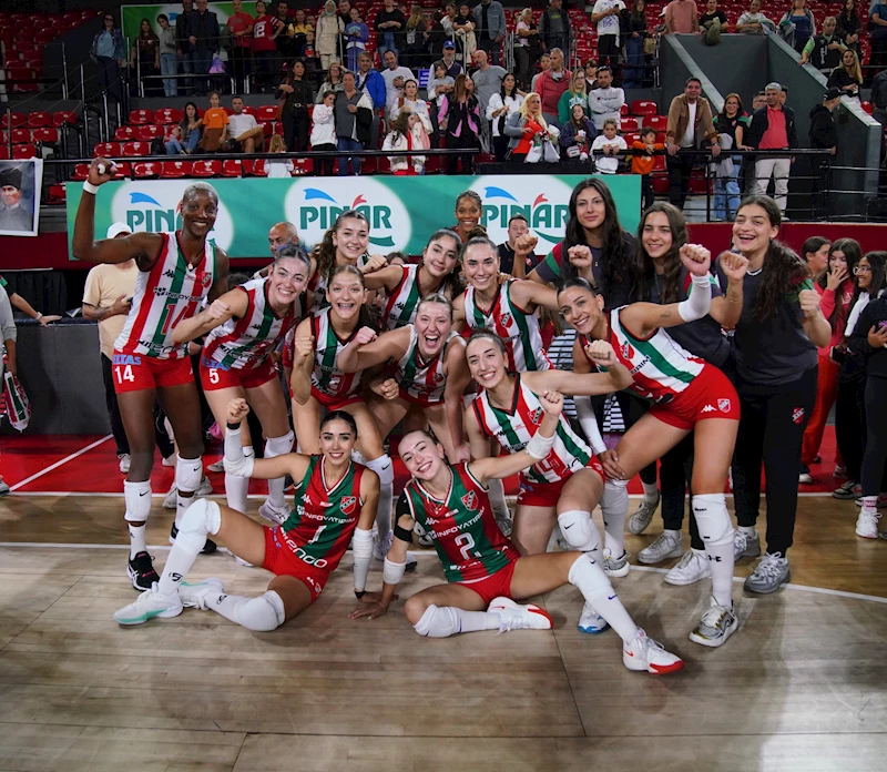 Karşıyaka voleybolda tam gaz zirvede