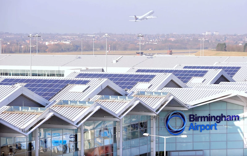 Birmingham Havalimanı, şüpheli araç ihbarı nedeniyle uçuşları askıya aldı