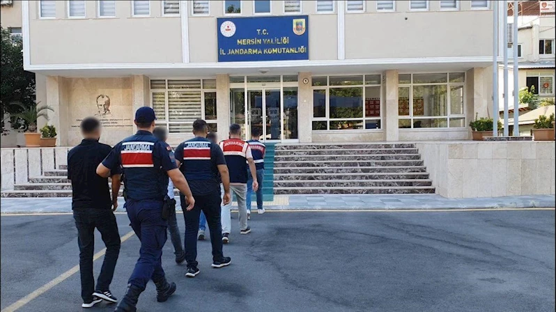 Mersin merkezli 4 ilde göçmen kaçakçılarına operasyonda 2 tutuklama