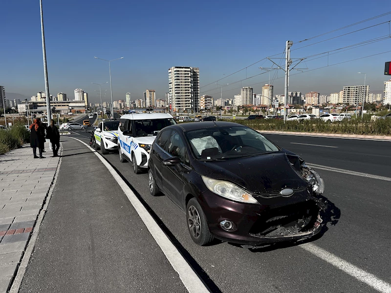 Çuvala koyduğu kediyi mahalleden uzaklaştırmak isterken kazada yaralandı