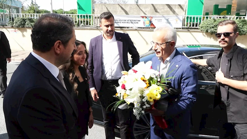 İstanbul- Bakan Uraloğlu: Hepimiz Cumhurbaşkanımıza bakalım o hepimizden çok çalışıyor