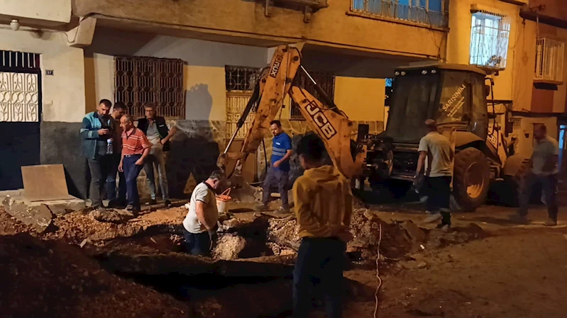 GAZİANTEP ’te doğalgaz boru hattı delindi, gaz sızıntısı mahallede paniğe neden oldu (VİDEO EKLENDİ) 