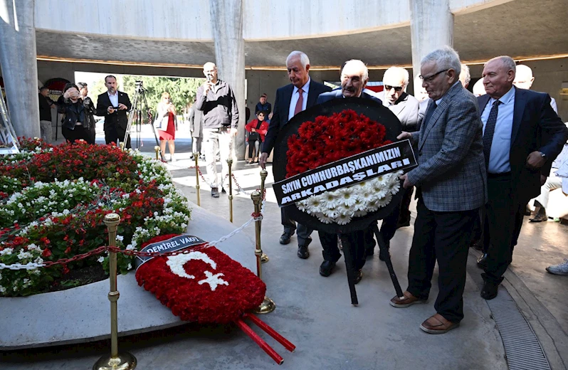 Süleyman Demirel, 100’üncü doğum gününde anıt mezarında anıldı