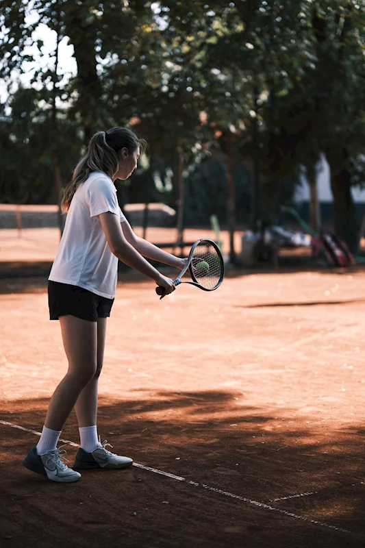 Kanserli çocuklar tenis turnuvasında moral buldu