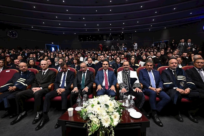 Bakan Kacır: Türkiye, gençleriyle geleceğe sağlam adımlarla ilerliyor